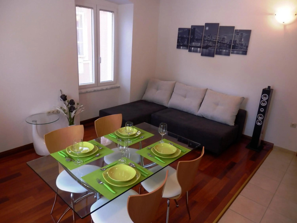 Center Stylish Apartment