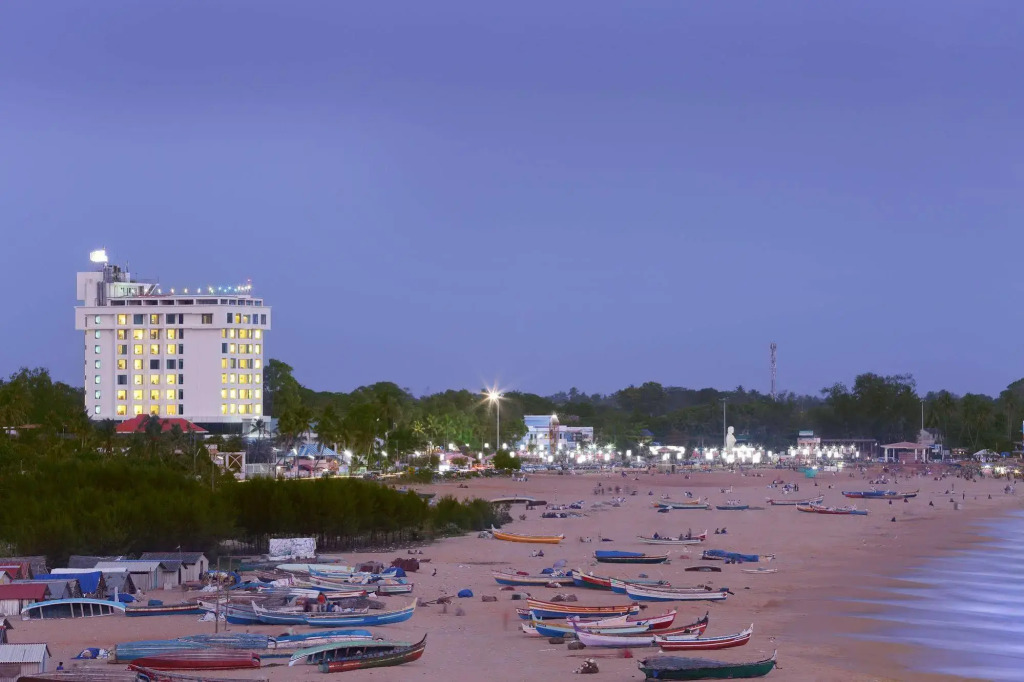 Отель Коллама The Quilon Beach and Convention Center