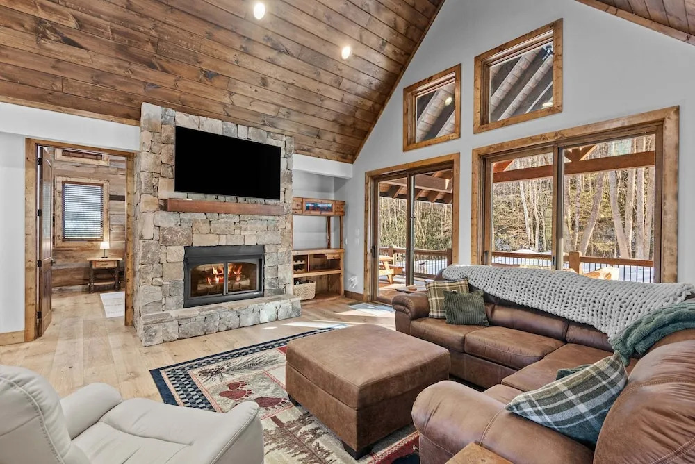 The Cabins on Buckeye Creek at Eagles Nest