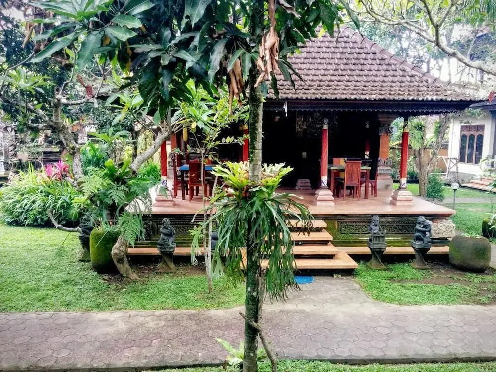 Nyoman Ada Resort