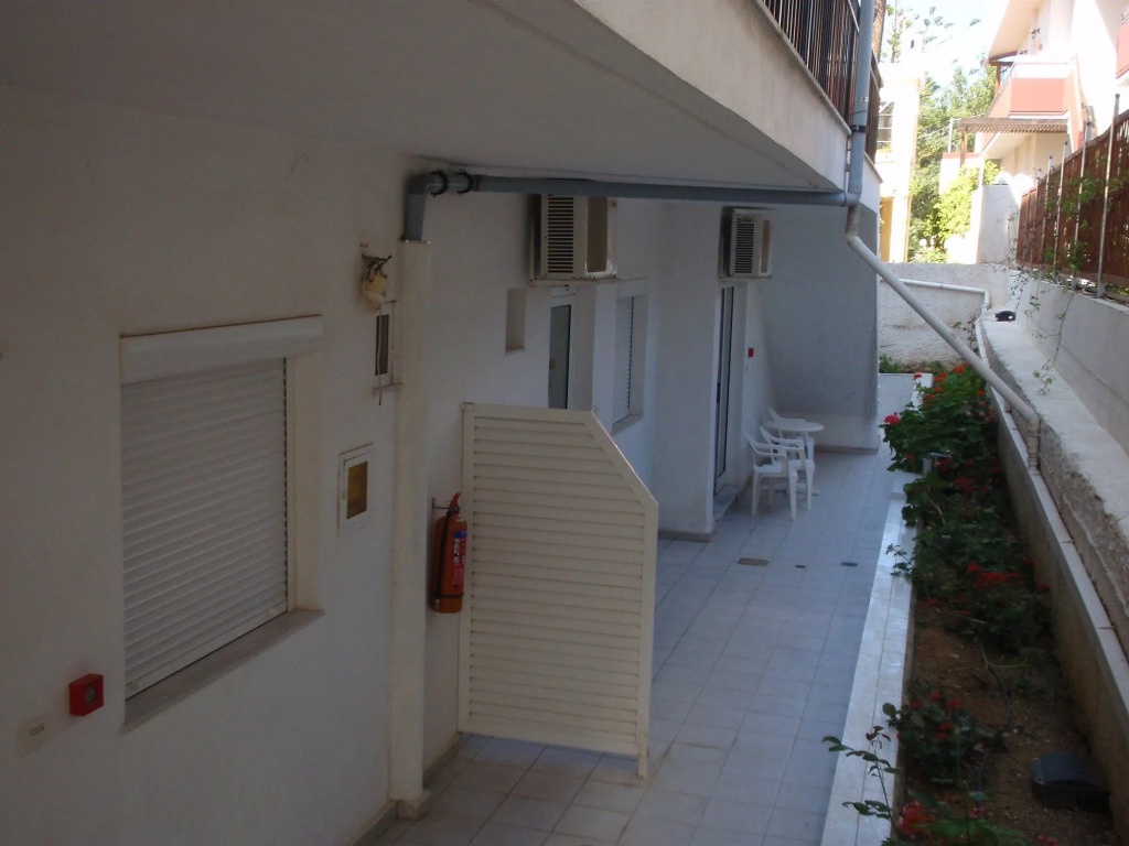 Niriis Hotel