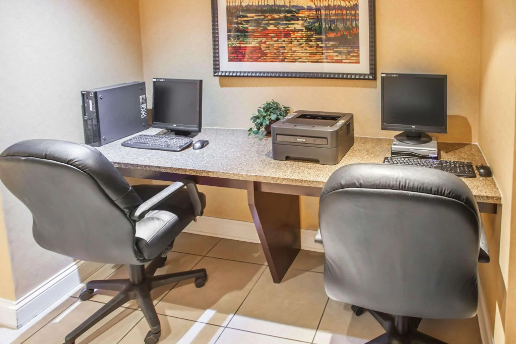 Quality Inn & Suites St Charles -West Chicago