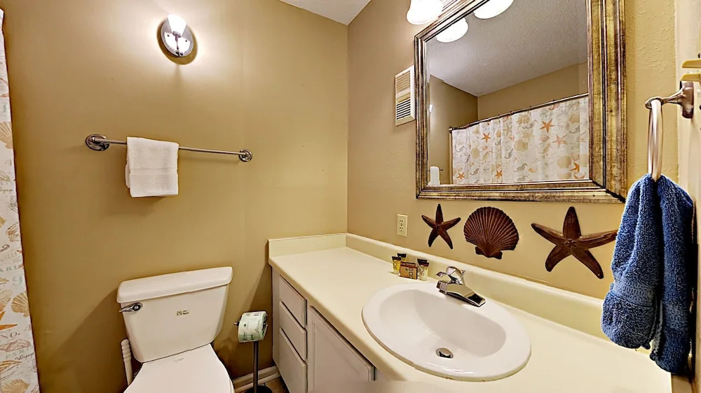 925 W Beach Seabreeze Condo - 2 Br condo by RedAwning