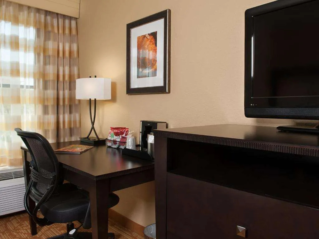 Branson Hillside Hotel