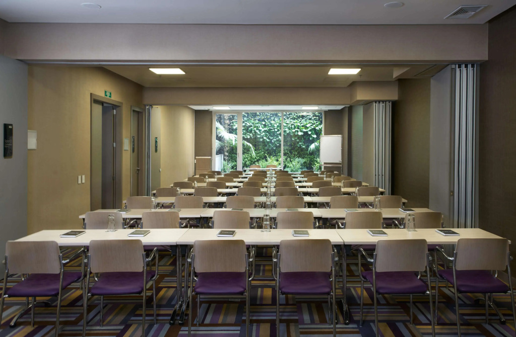 Hotel 100 Luxury Suites by Preferred