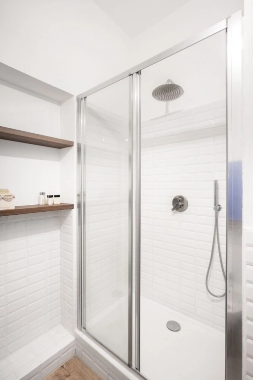 JOIVY Bright Apartment in De Angeli near Subway