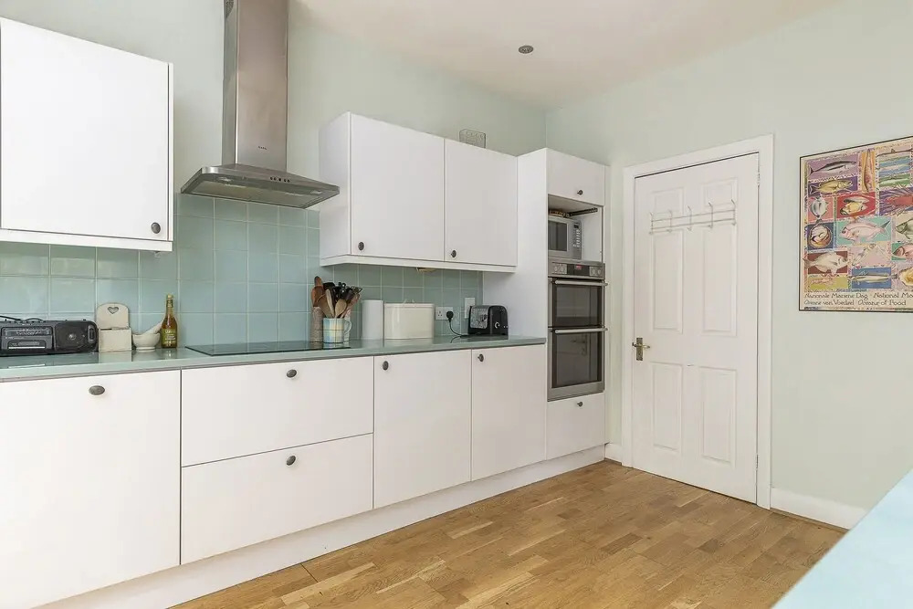 JOIVY Charming 3 bed house with a rooftop terrace