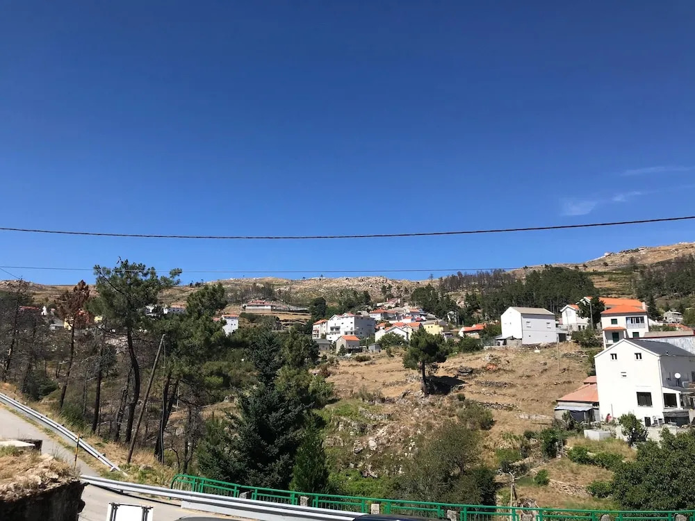 Apartment with 3 Bedrooms in Sabugueiro, with Wonderful Lake View And Enclosed Garden