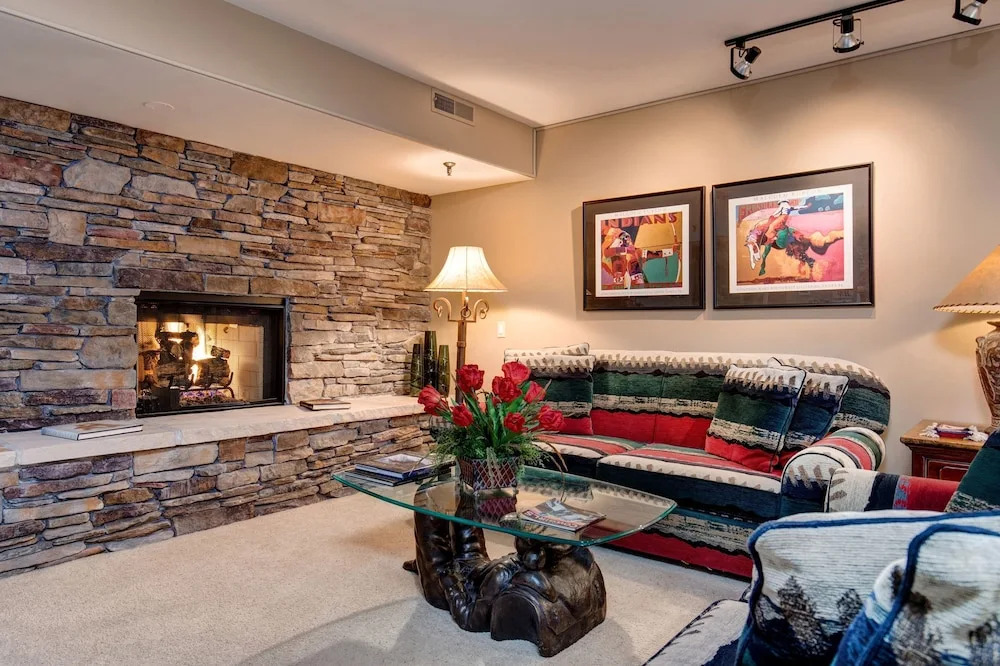 1432 Deer Valley Drive North Townhome - 4 Br townhouse by RedAwning