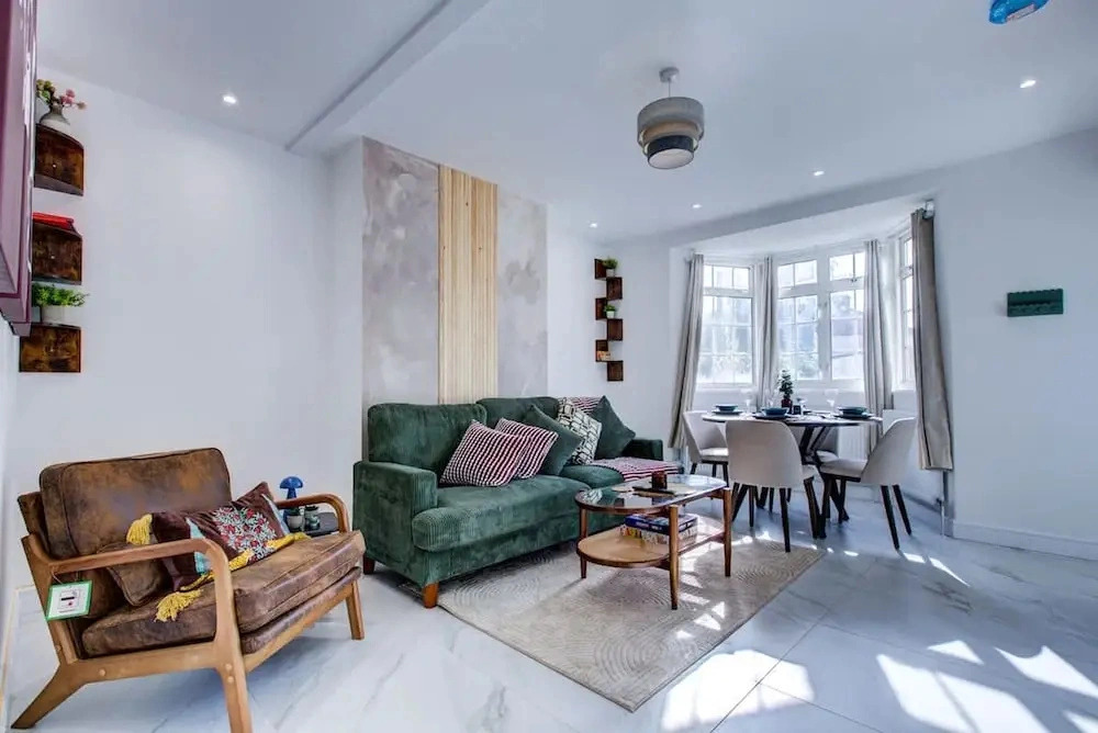 Perfect Booking Stylish 3 Bed House in Enfield
