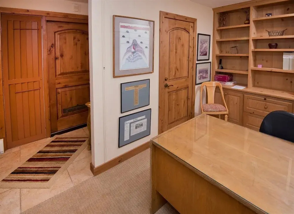 2-385 Gore Creek dr Vorlaufer 201