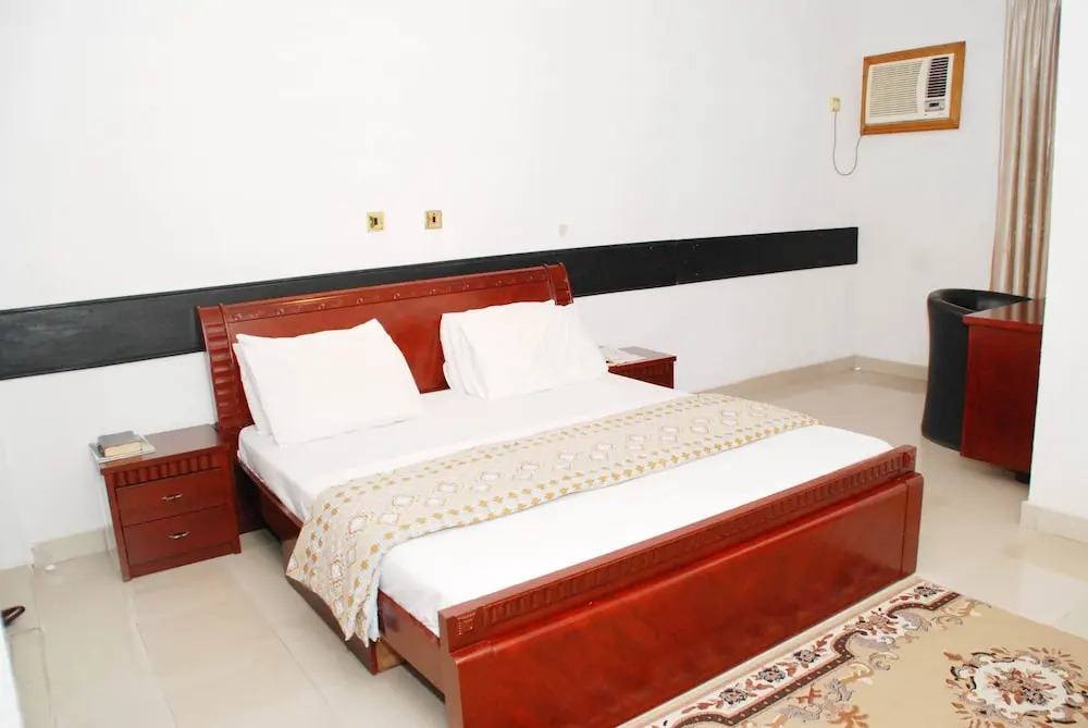 Royalty Hotels & Recreations