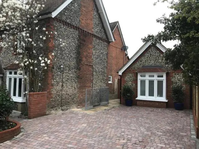 The Coach House 75 Epsom Road