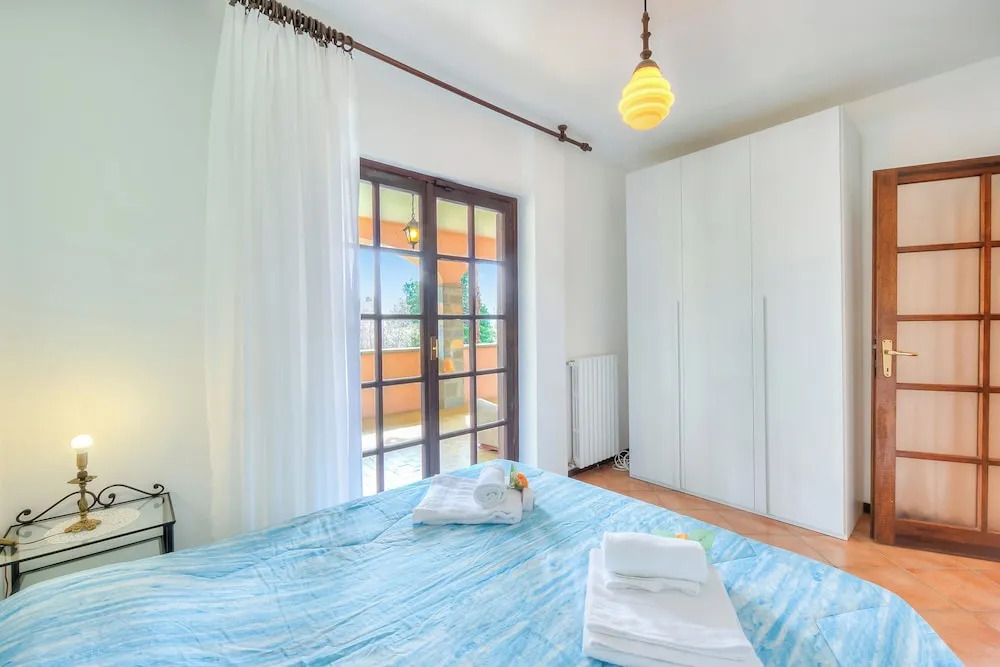 Casa Serena park and Lake View - Happy Rentals
