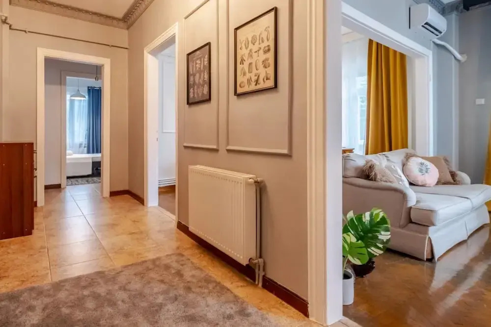 Apartment With Balcony Close to Taksim in Cihangir