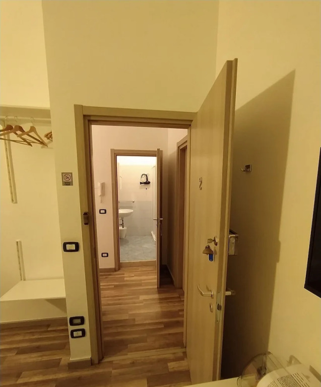 DOMUS NIKOLAI ROOMS AND TERRACE-Central Bari