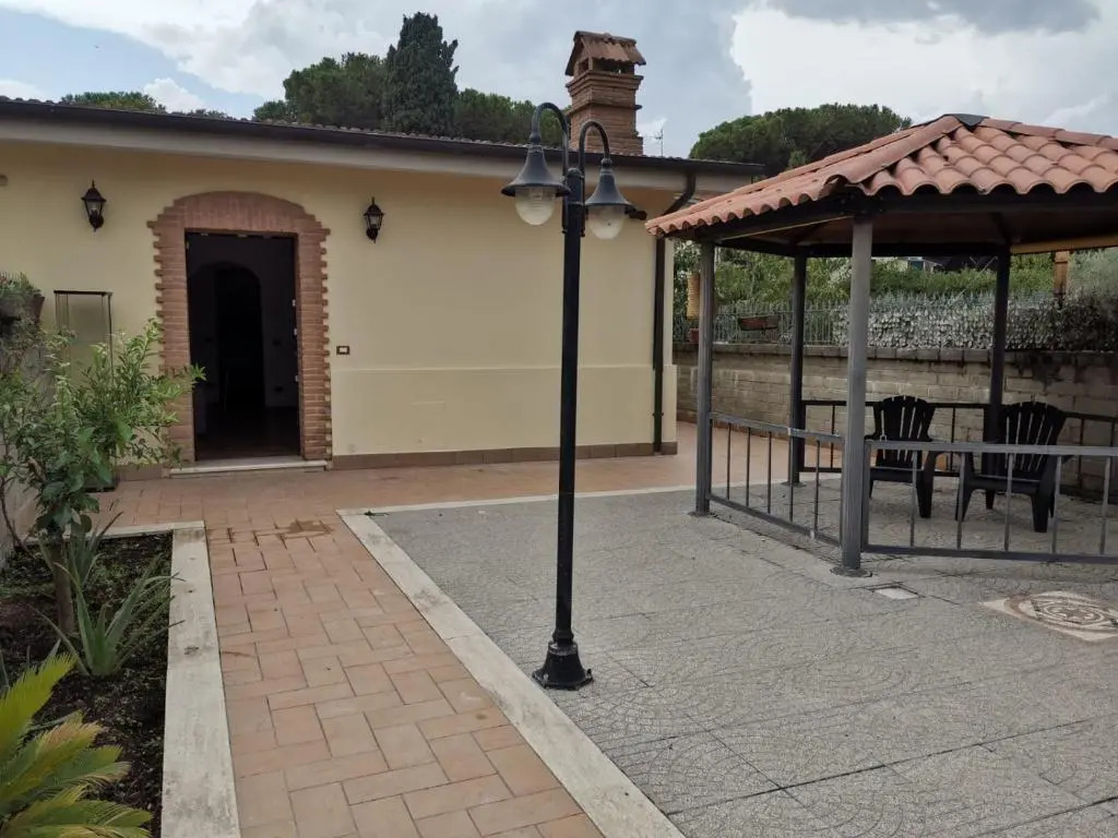 Apartment Roma Tor Vergata con Giardino