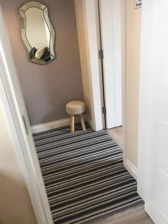 5 Guests - Helens House Derry City Centre - 3 Bed