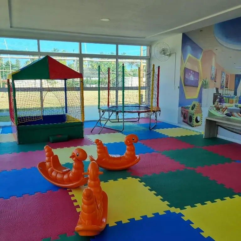 Flat piscina/academia/campo de futebol-Muro Alto