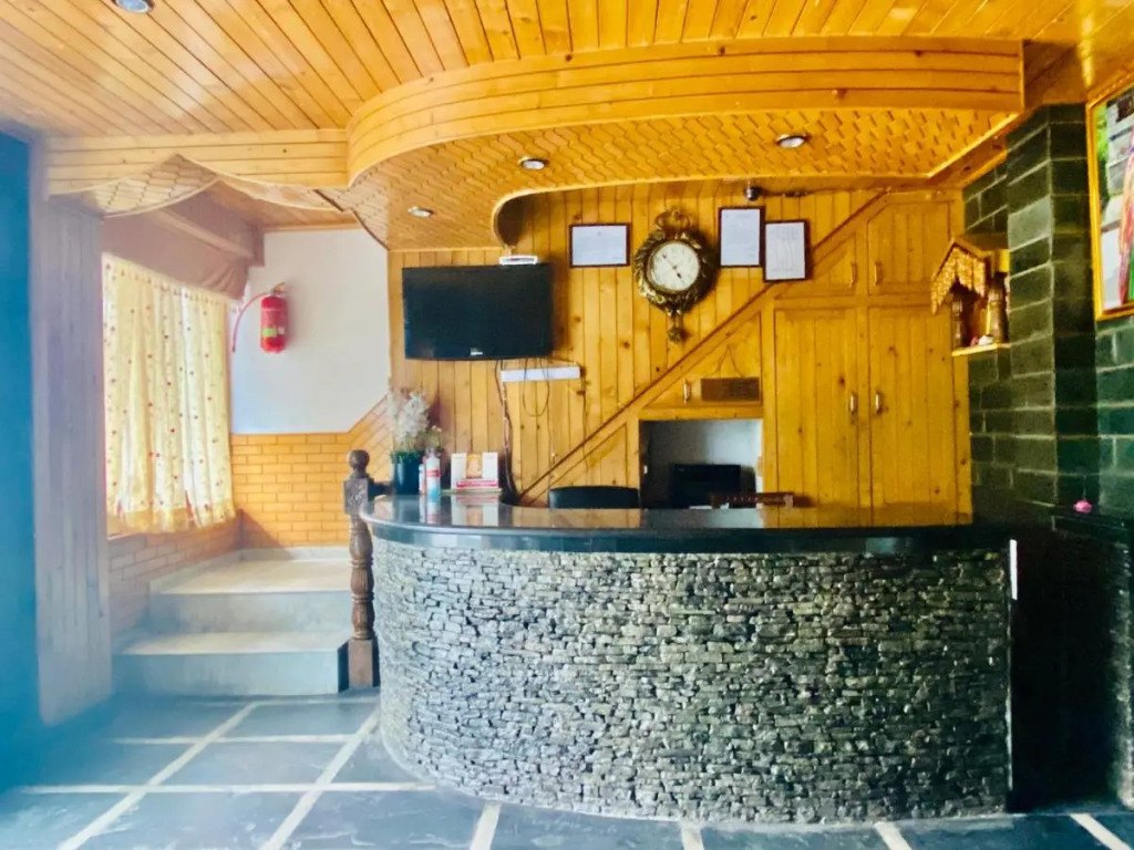 Snow Clad Riverview Hotel & Resort, Manali