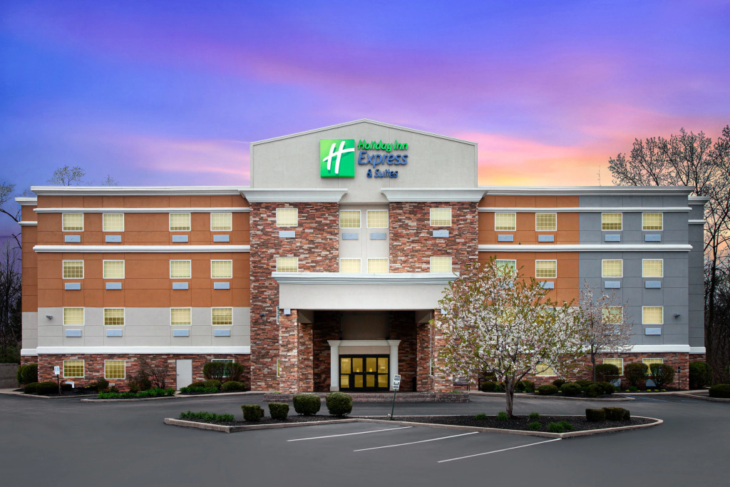 Holiday Inn Express & Suites - North Carmel / Westfield by IHG