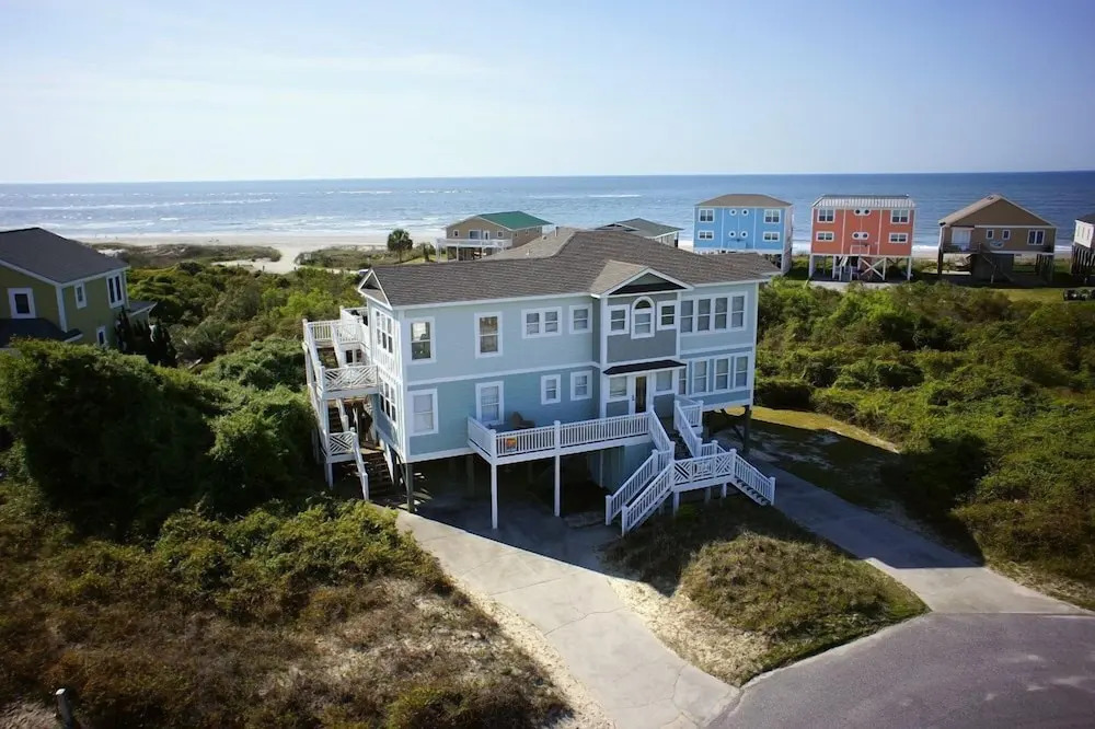 Dune Escape 5 Bedroom Home by RedAwning
