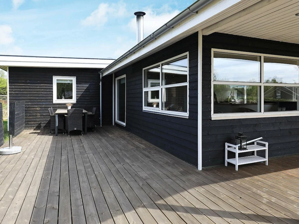 Garden View Holiday Home in Storvorde near Sea