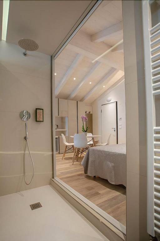 Viola Relais