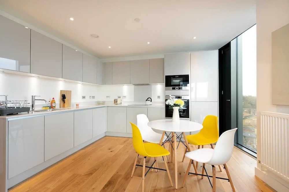 Modern 2 bed for 4 Guests - 15 Mins to LDN Bridge!