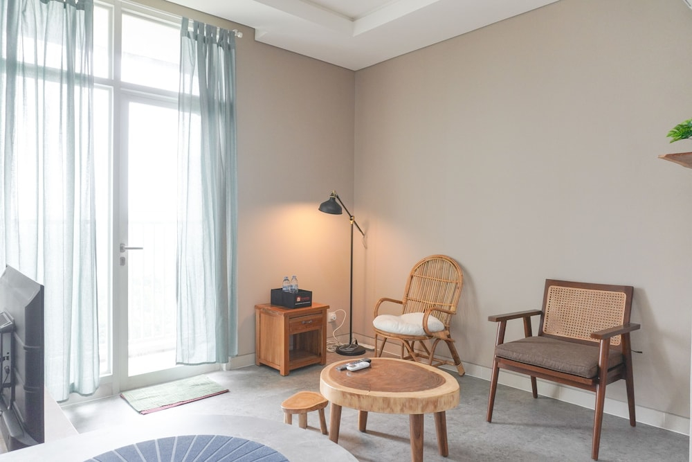 Good Deal And Restful 1Br Ciputra International Apartment