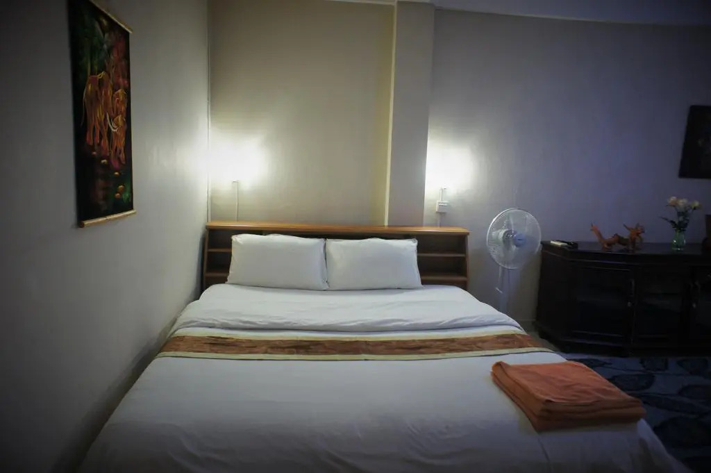 River Hotel