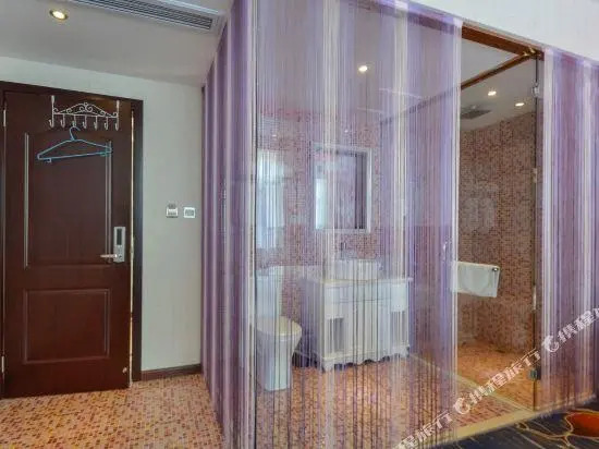 Yading Bay Hotel