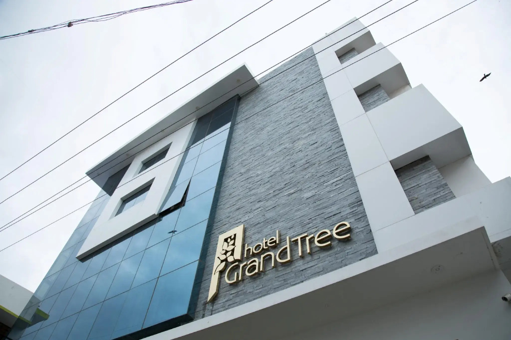 Hotel Grand Tree