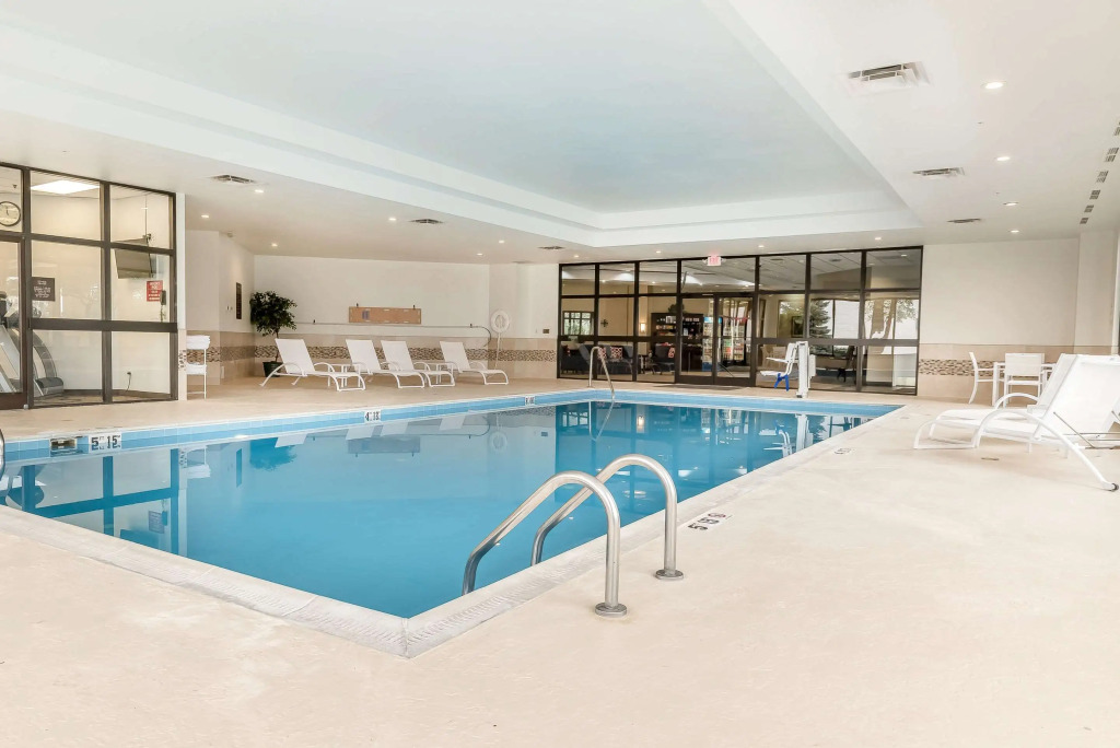 Comfort Inn & Suites Piqua-Near Troy-I75