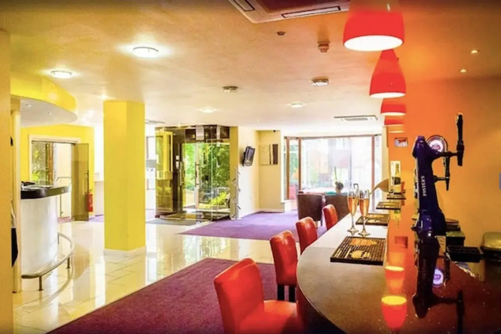 OYO The Luton Hotel