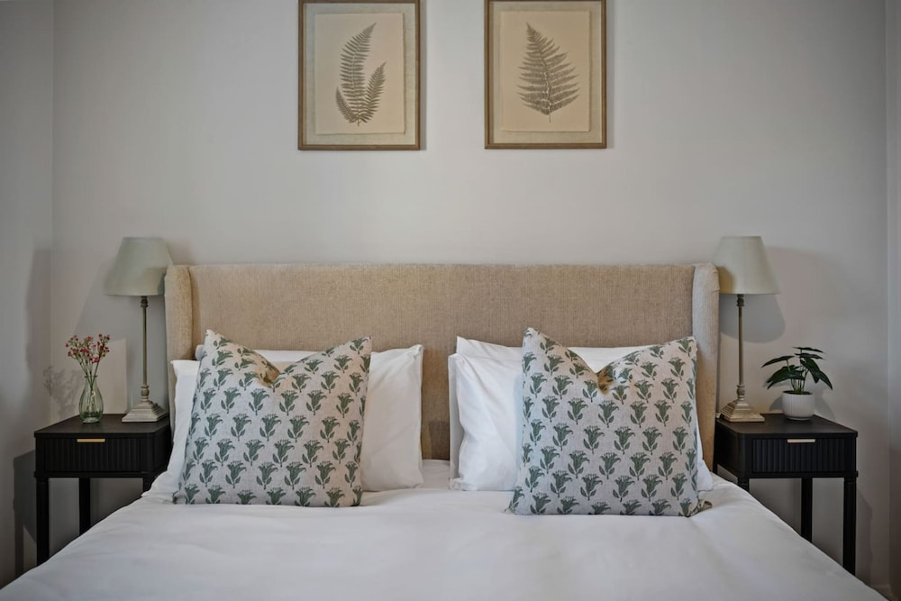 The Seven Residence - Hot tub, 5 min to Bicester Village, Pet friendly