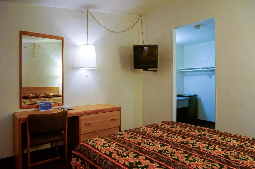E-Z 8 Motel San Jose 1