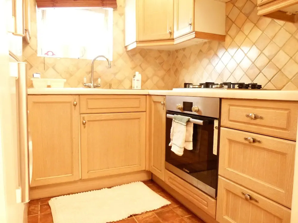 SS Property Hub - Family Apartment near Central London