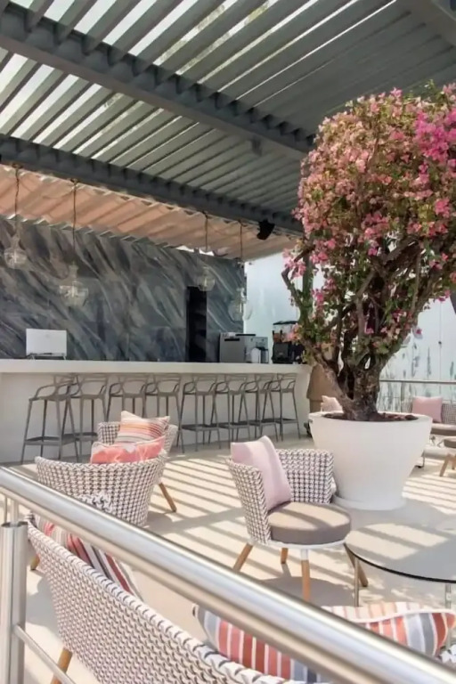 Xhiara Hotel