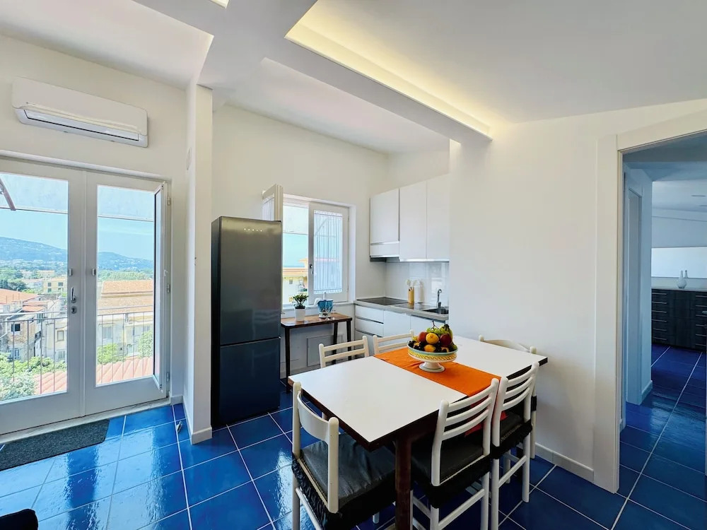 YourHome - La Famiglia Apartment