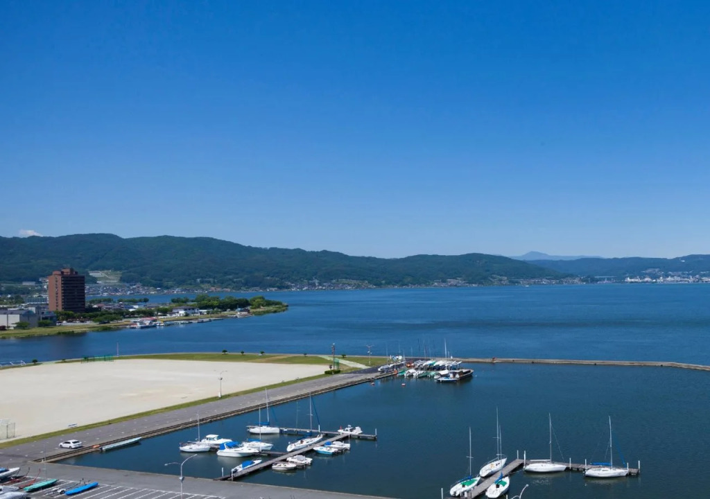 Suwa Lakeside Hotel