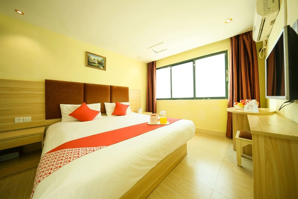 OYO 8012 Hua Yue Hotel