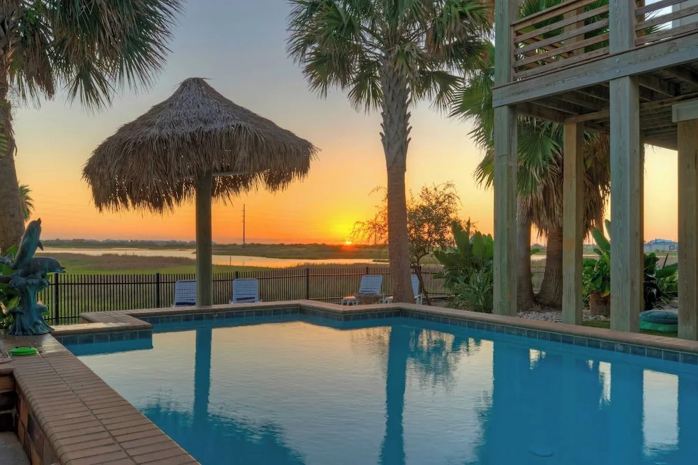 Fish Camp Buyout by Avantstay Unique 6bdr Escape, Private Pool + Views!