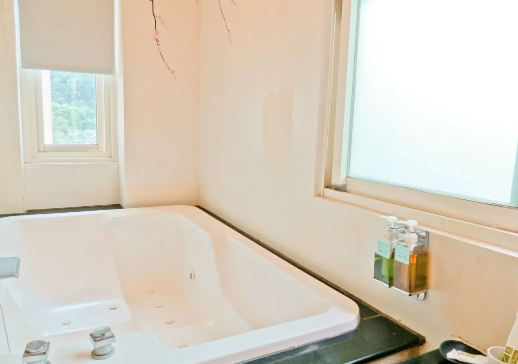 Lovers Hot Spring B&B