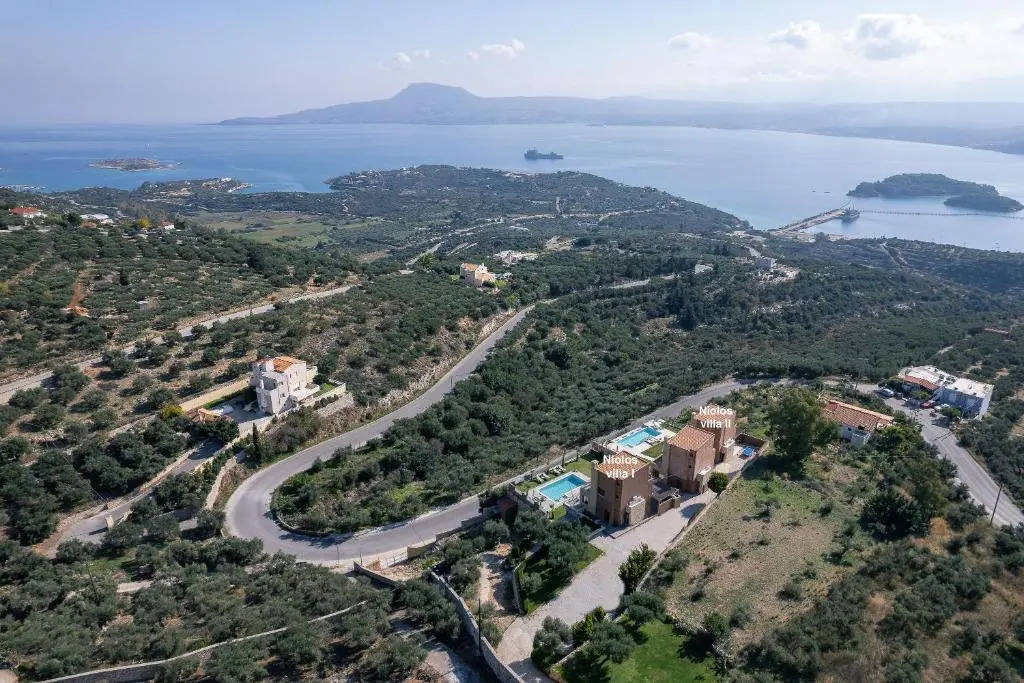 Villa Niolos I