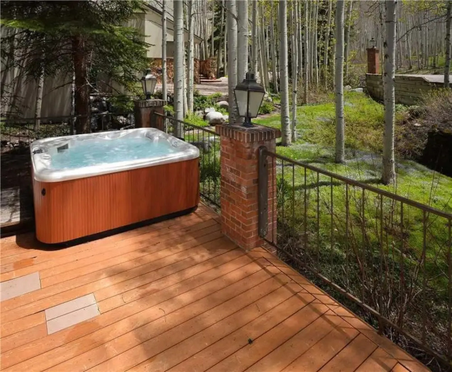 Sunburst Residence 5 Bedrooms 3.5 Bathrooms Home