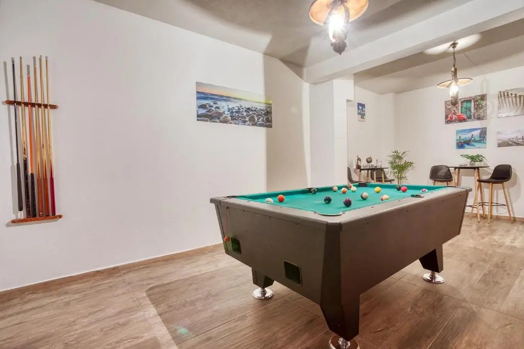 LUXURY VILLA PARADISE 120m from sandy beach, heated pool, billiard, max 12 pax