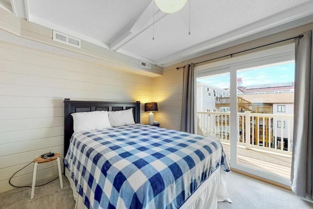 Pilot House 5 4 Bedroom Townhouse by RedAwning