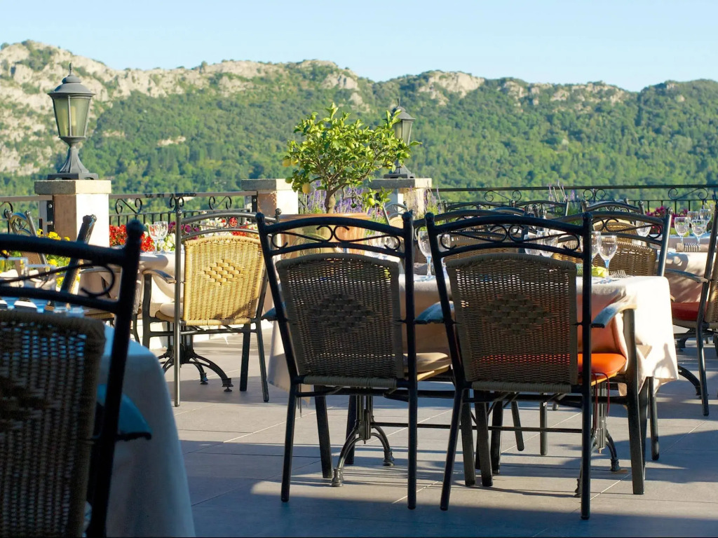 Logis Hotel Restaurant La Porte des Cévennes