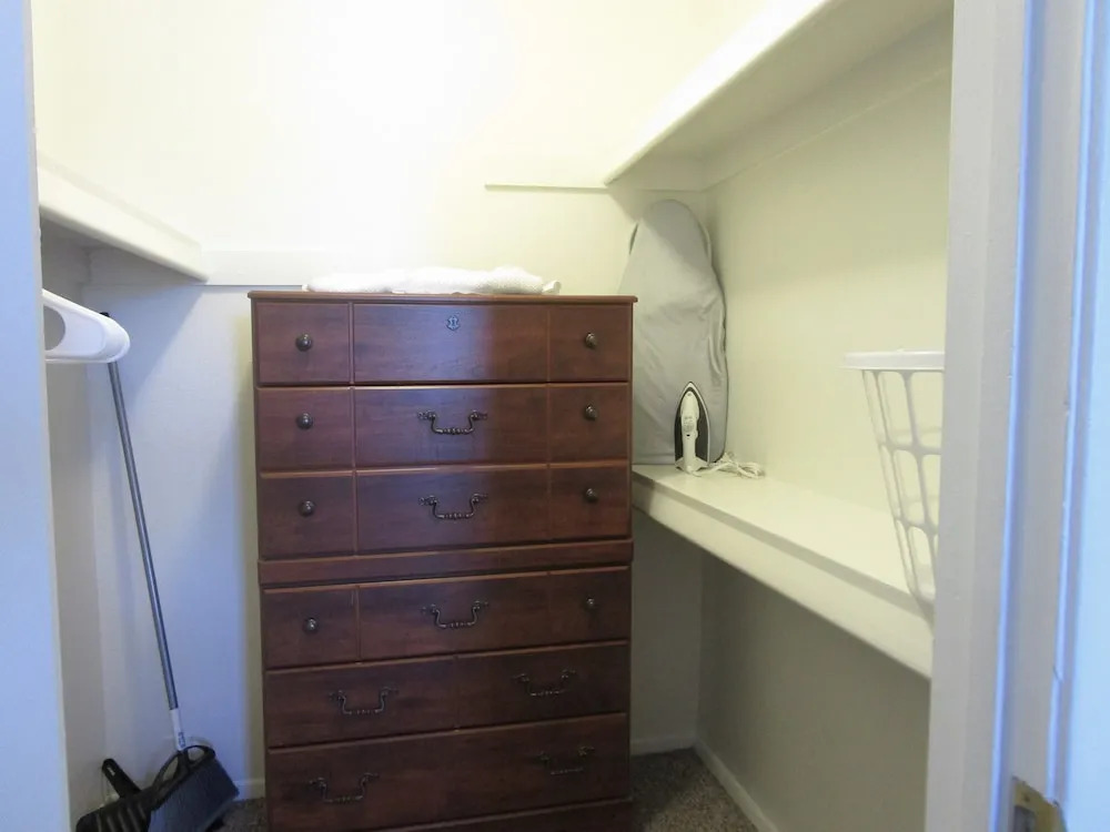 Park Suites at 238 - One Bedroom Apartment